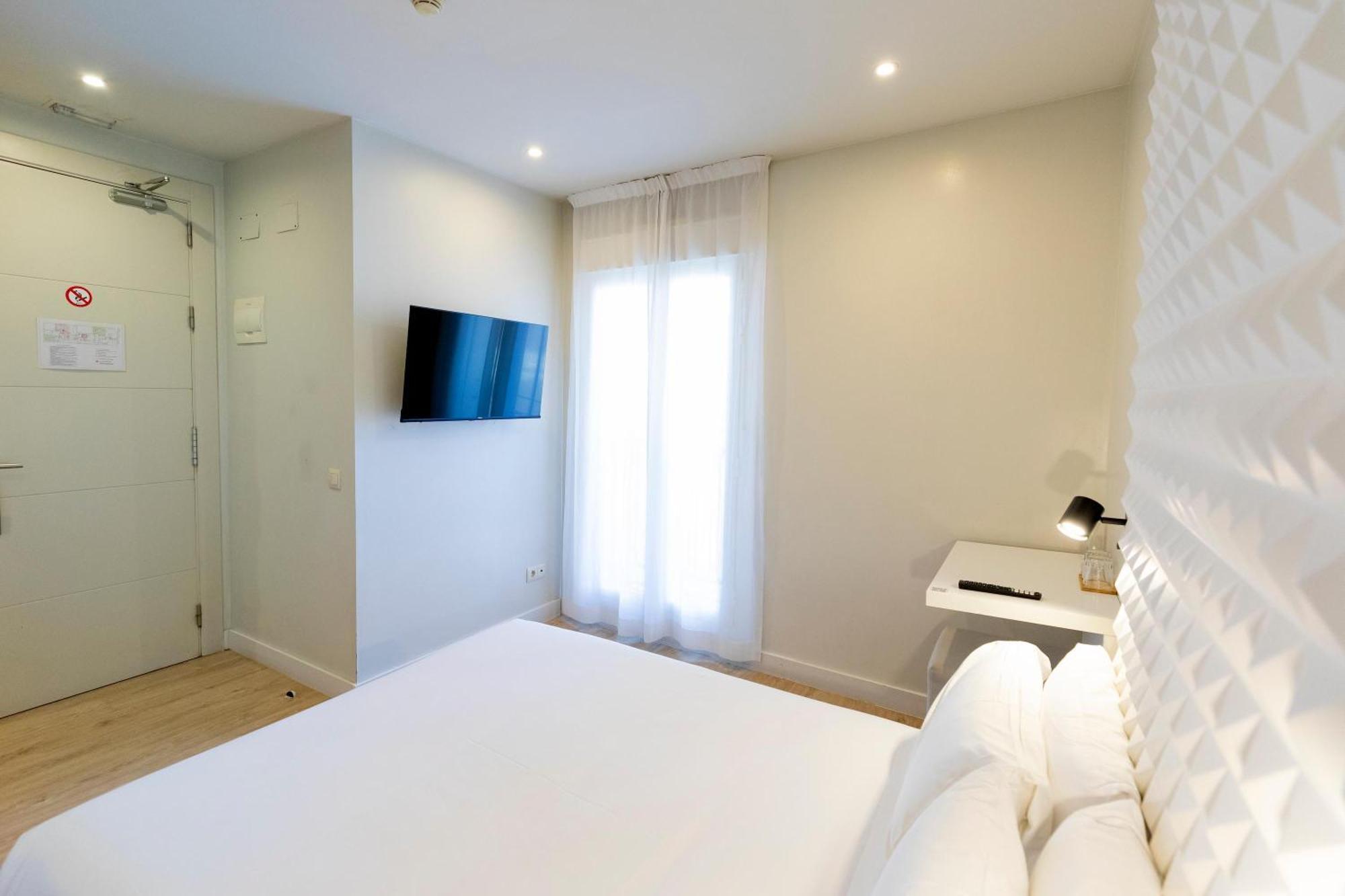Double Room,1758298957:JPEG